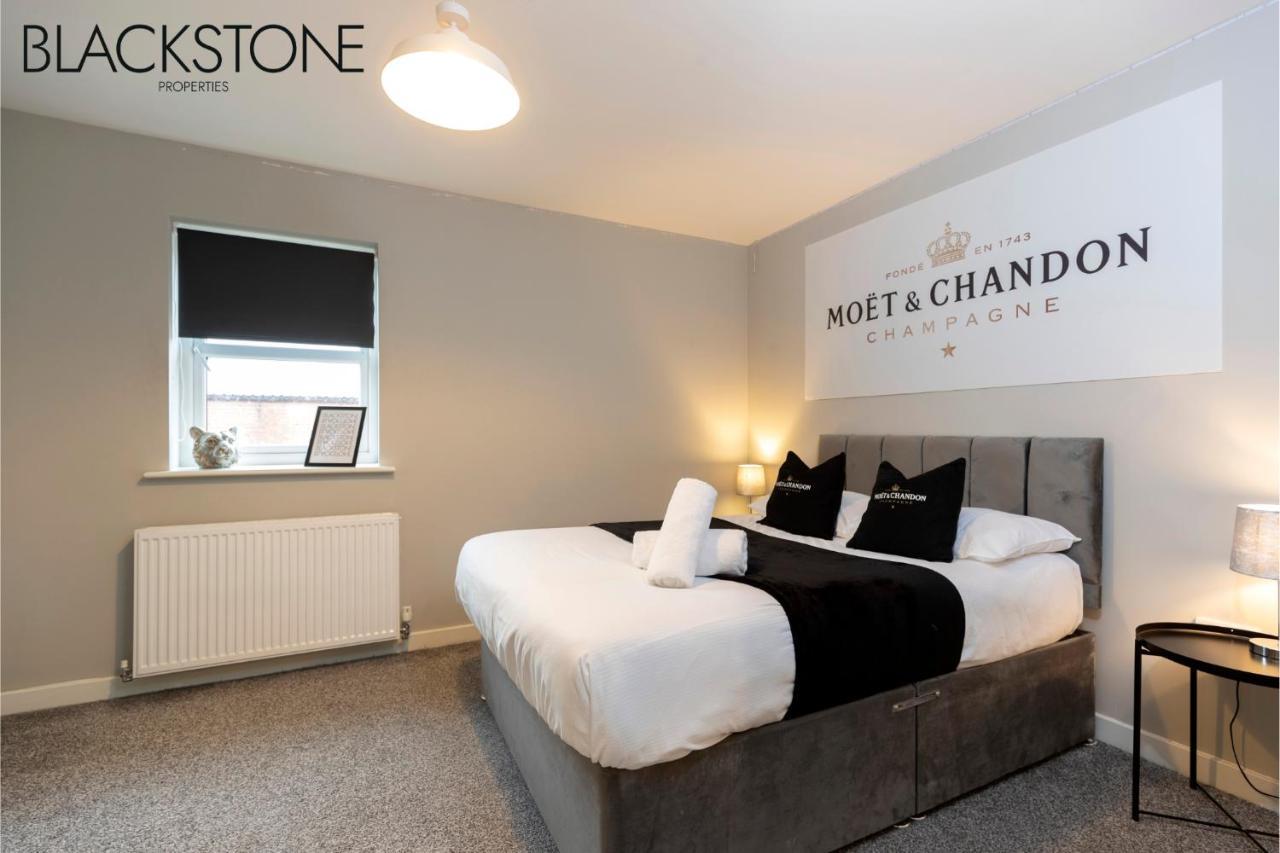 Champagne House - 4 Bed Property Plus 2 Sofa Beds By Bpne Darlington  Exterior photo